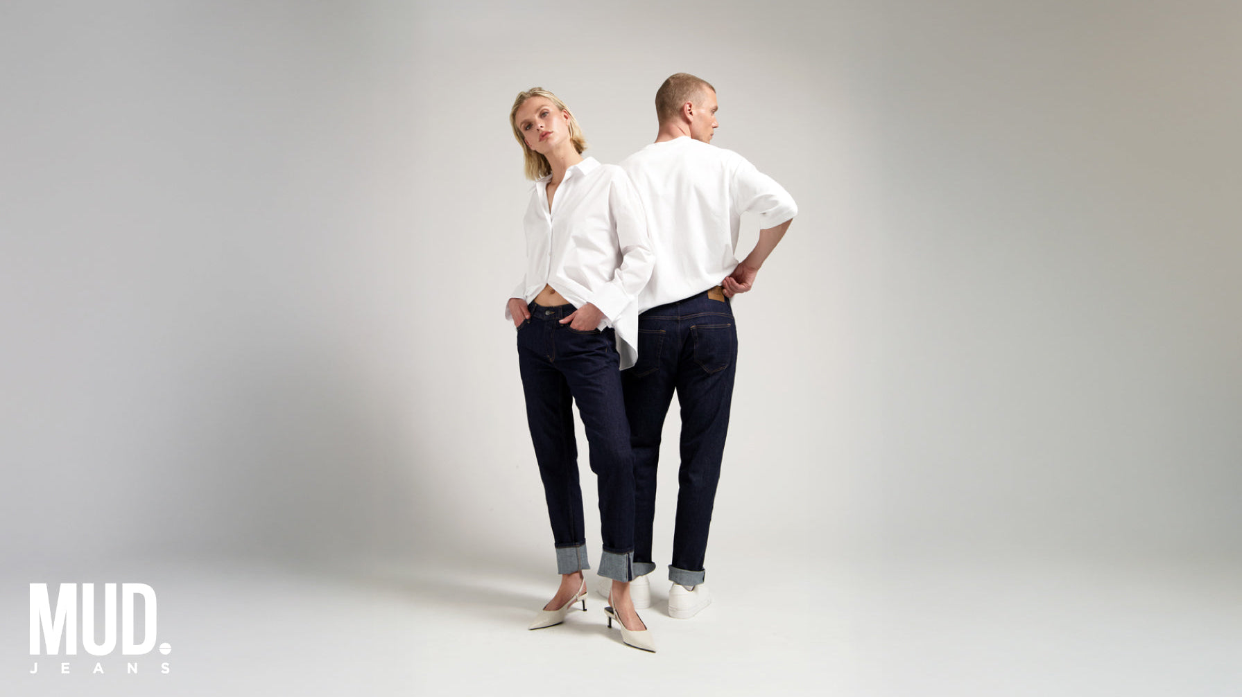 What Are Tapered Jeans?