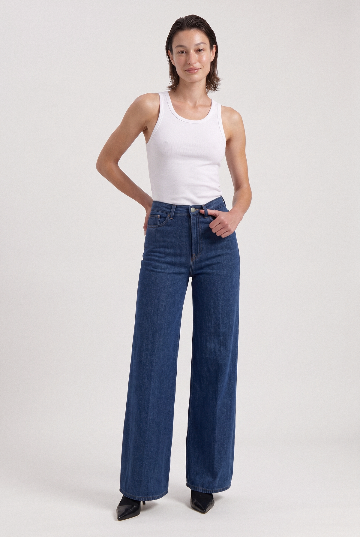 Sara High Loose Flow Stone Indigo – full body front