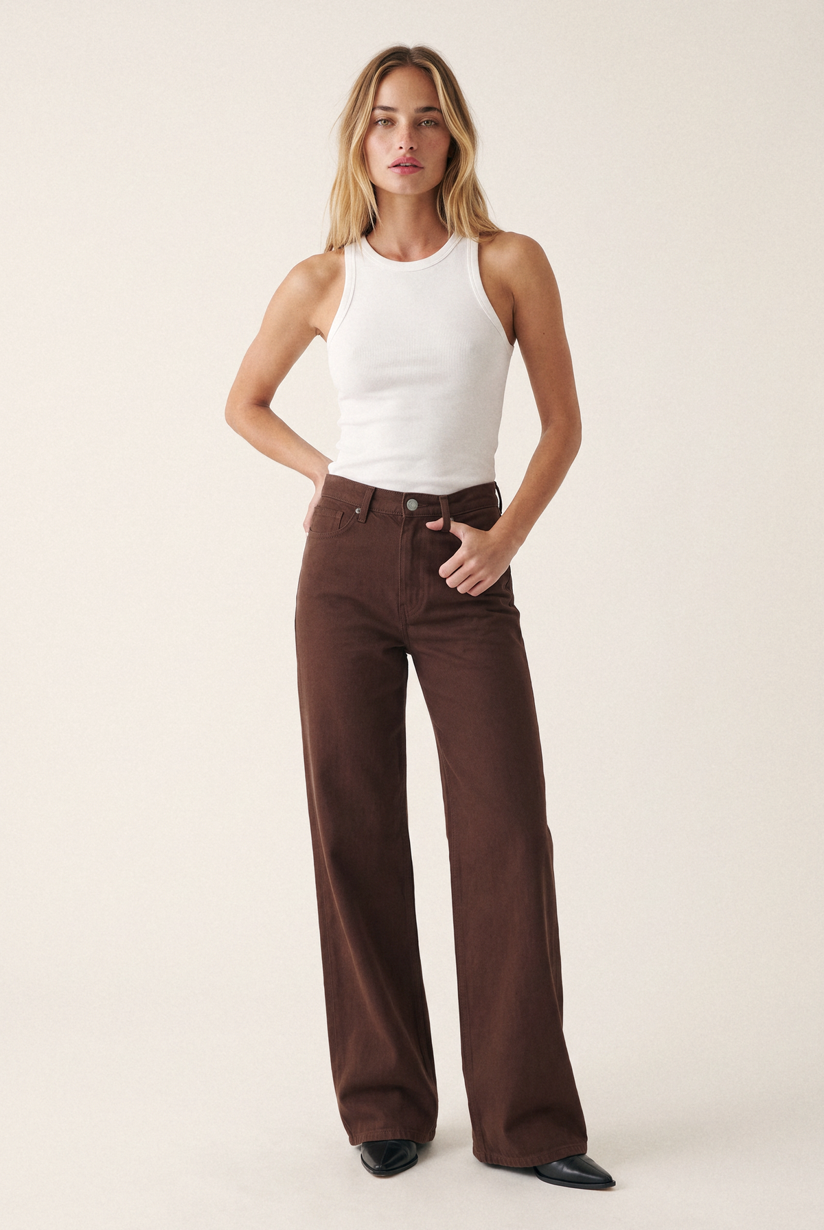 Sara High Loose Brown - front