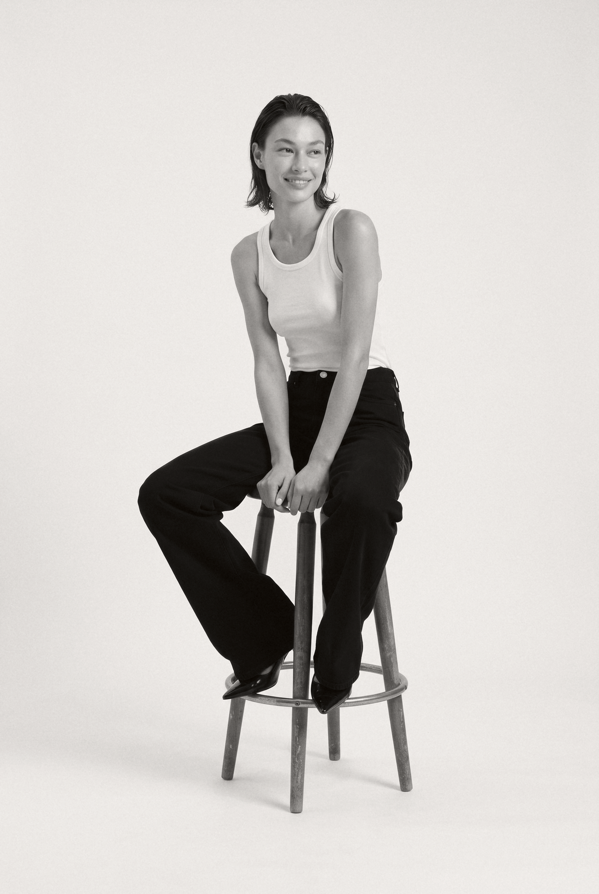 Sara High Loose Nero Nero - editorial bw