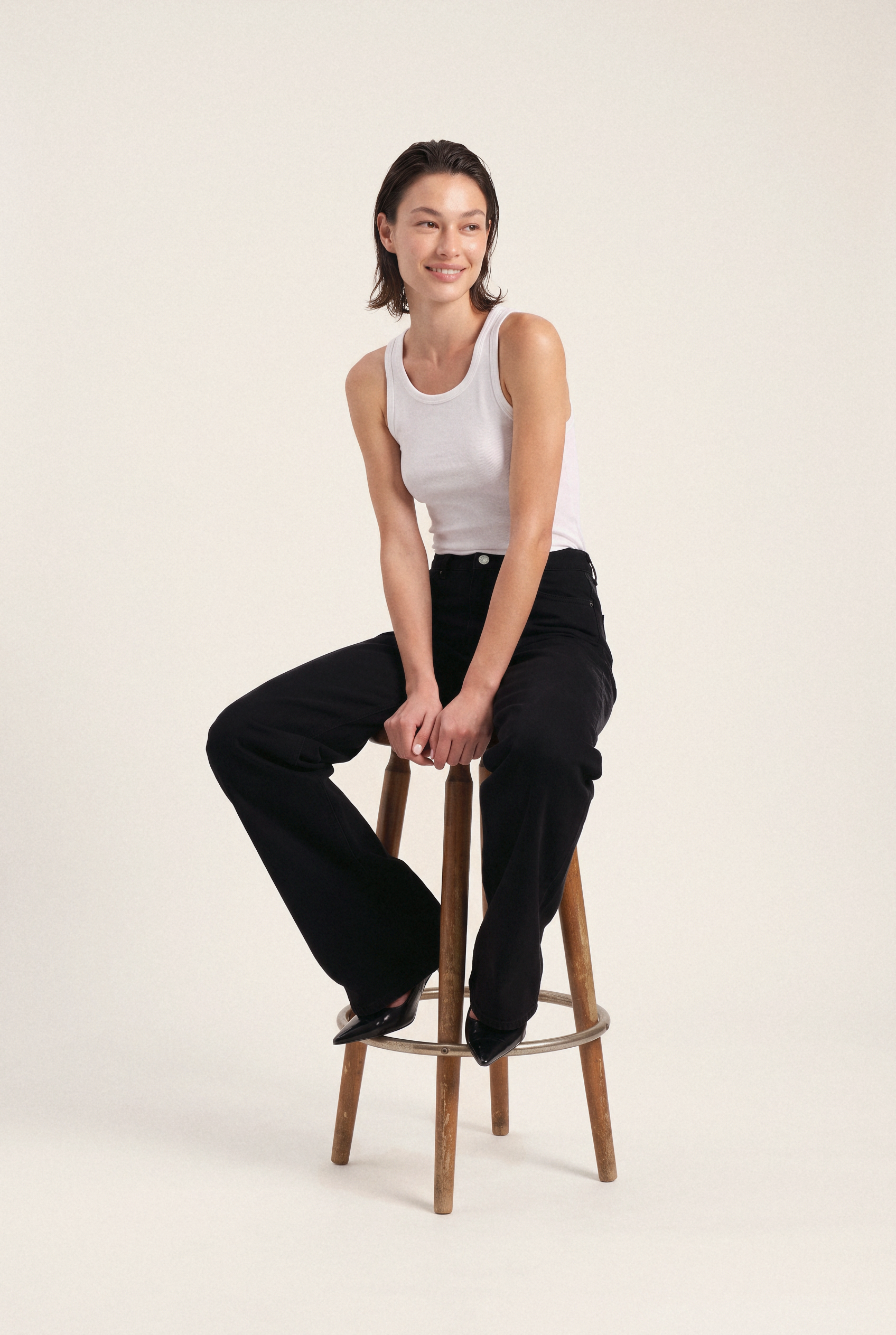 Sara High Loose Nero Nero - editorial
