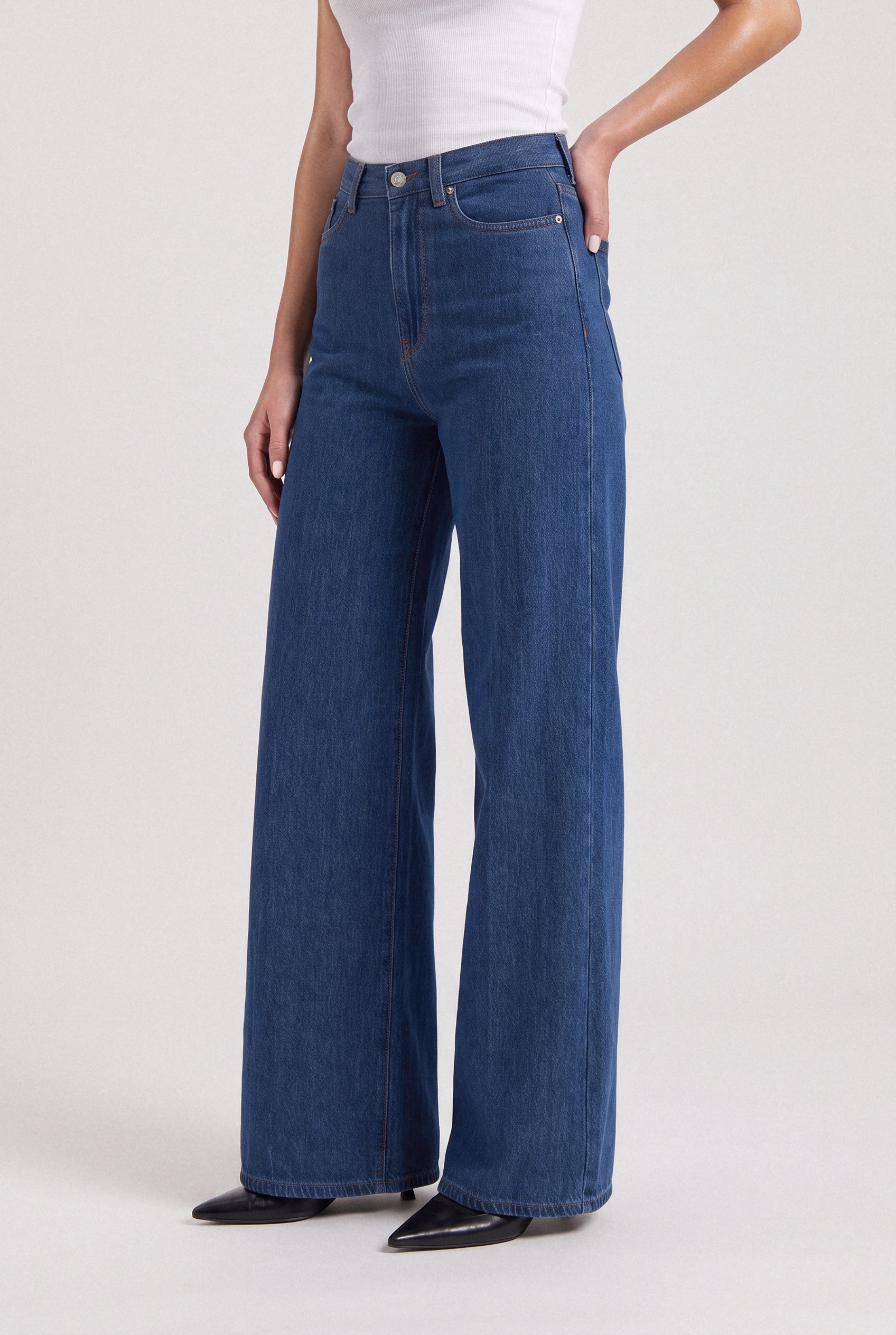 Sara High Loose Flow Stone Indigo – side view