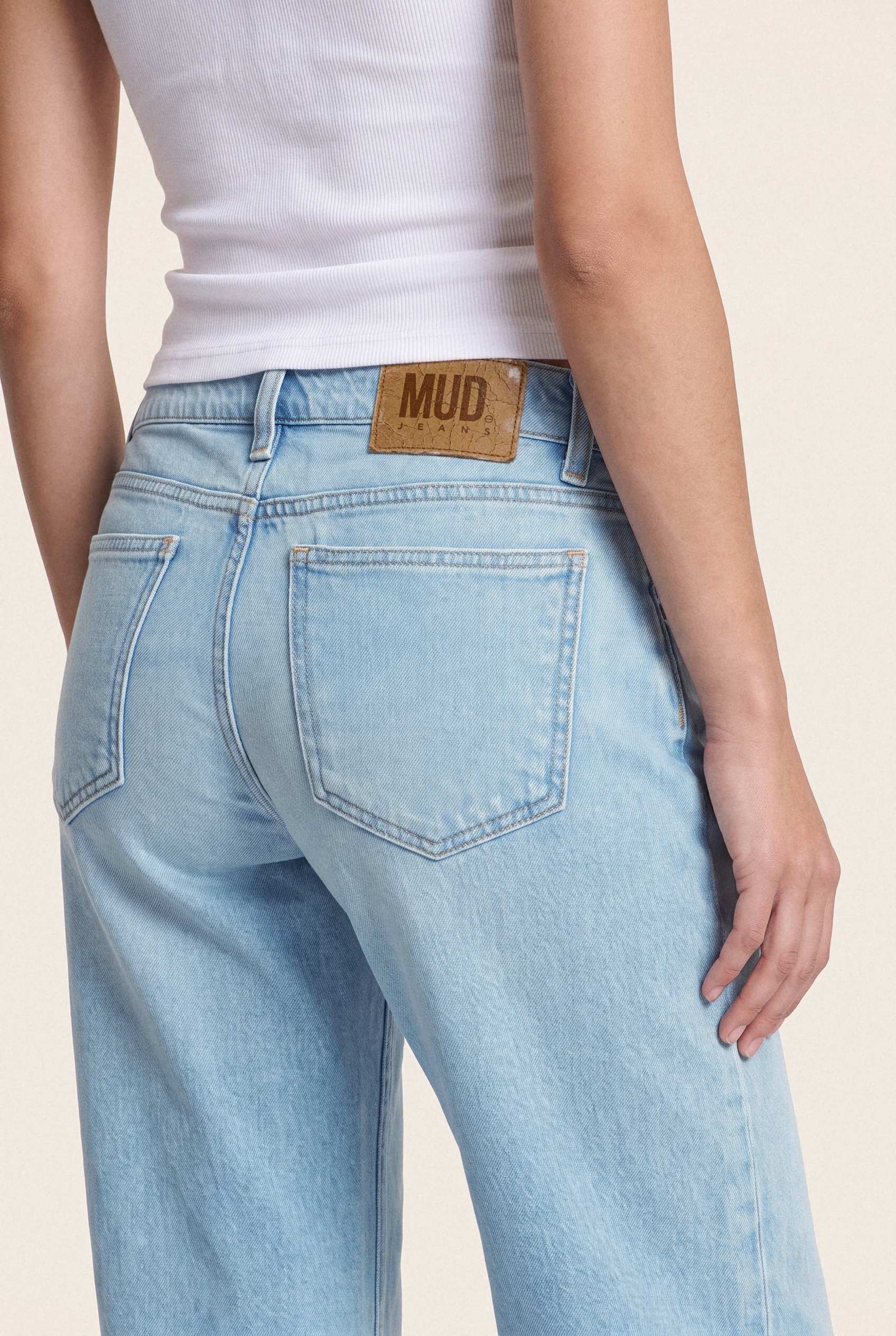 Carry Mid Straight Light Stone Vintage – back pocket detail