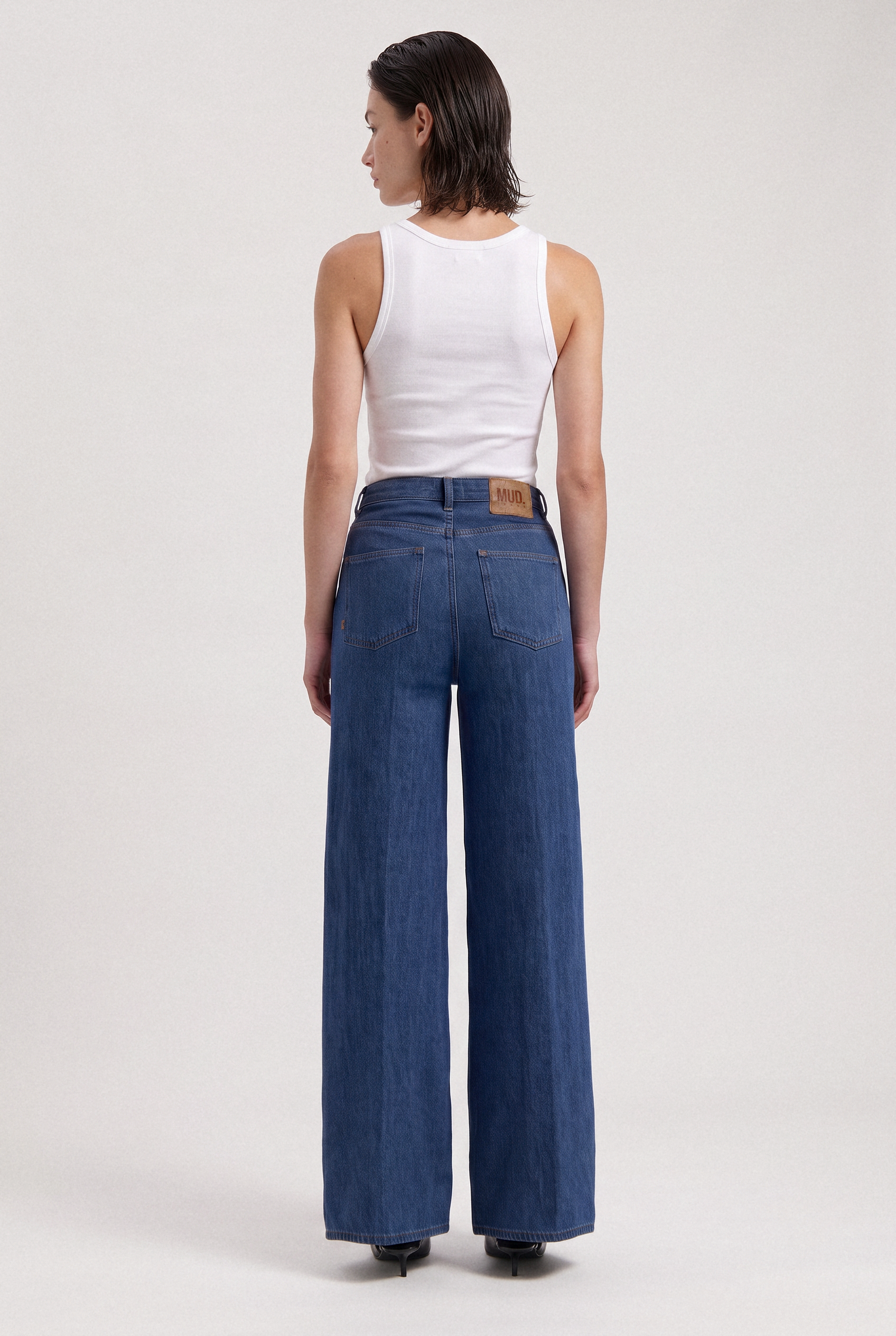 Sara High Loose Flow Stone Indigo – full body back