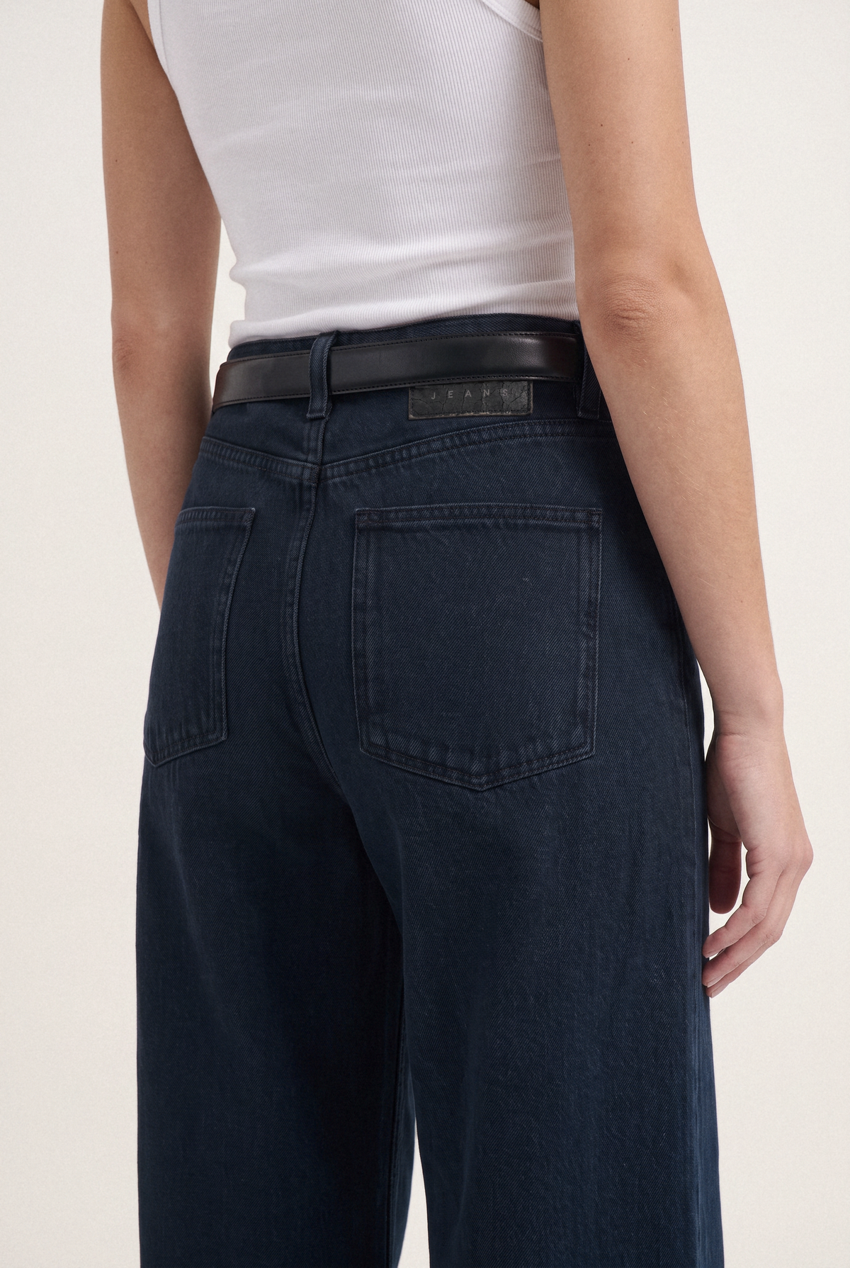 Sara High Loose Faded Ink - back pocket detail