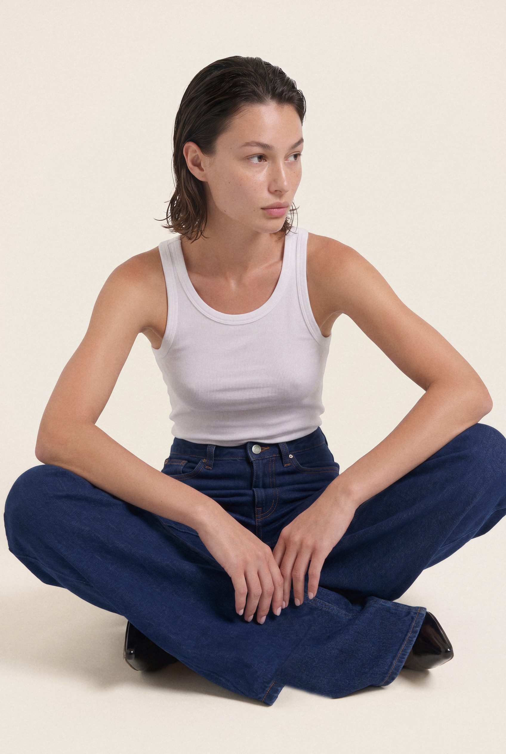 Sara High Loose Stone Indigo - editorial