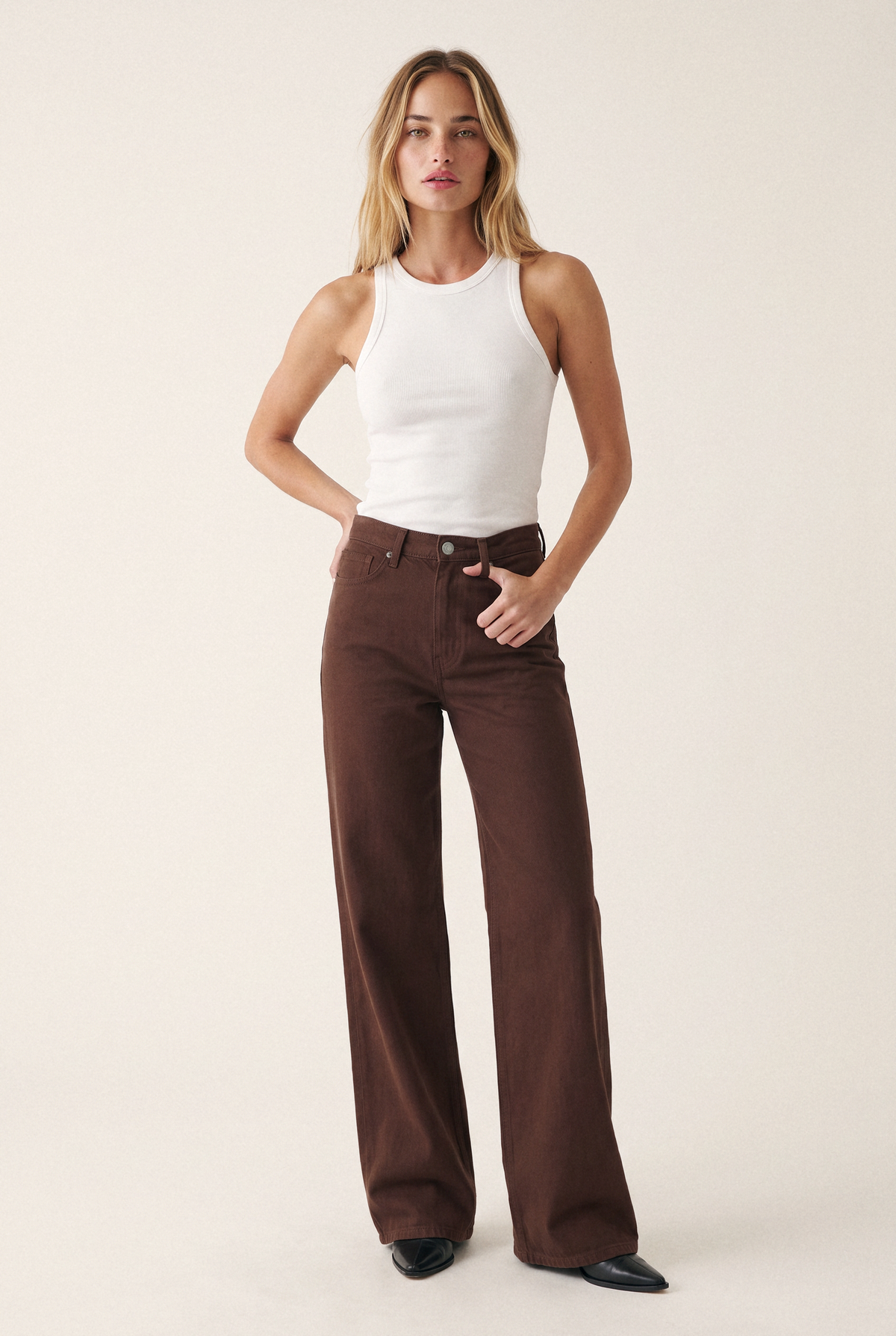 Sara High Loose Brown - front