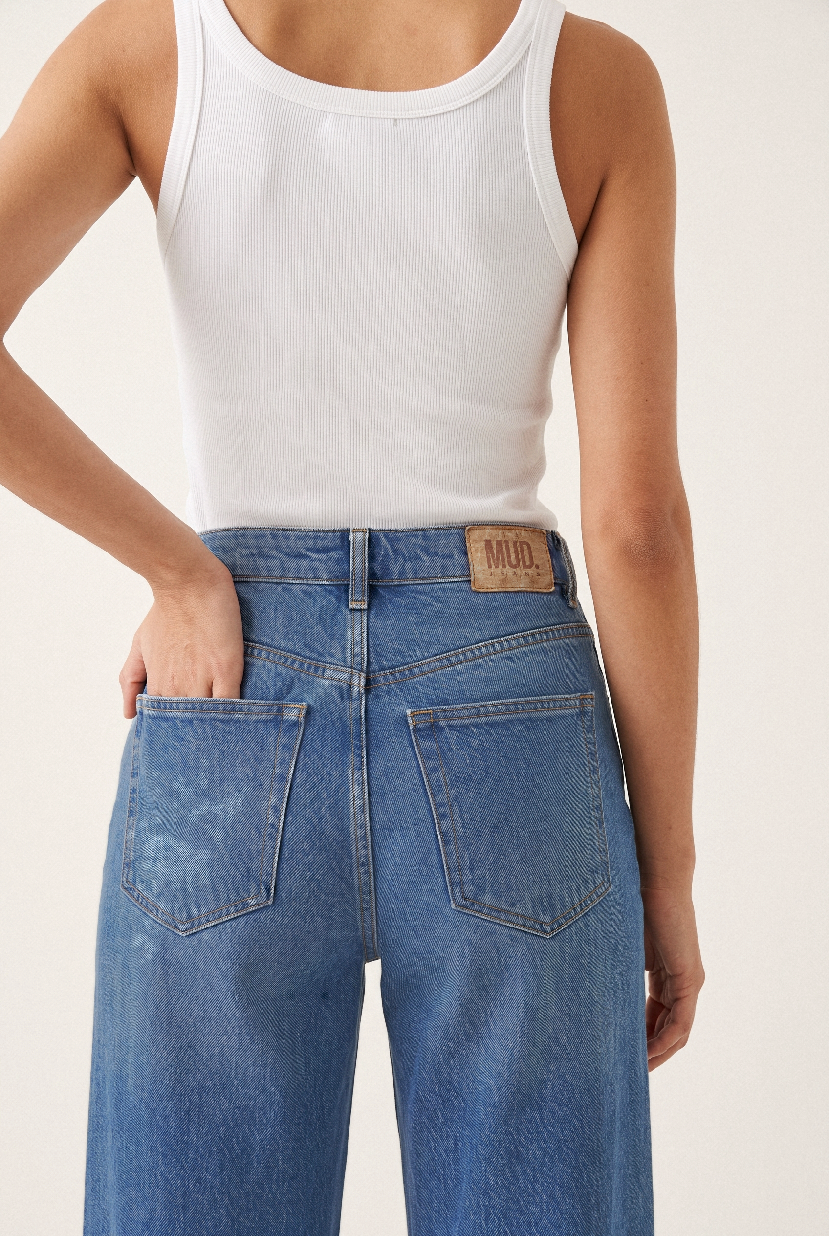 Sara High Loose Stone Vintage - back pocket detail