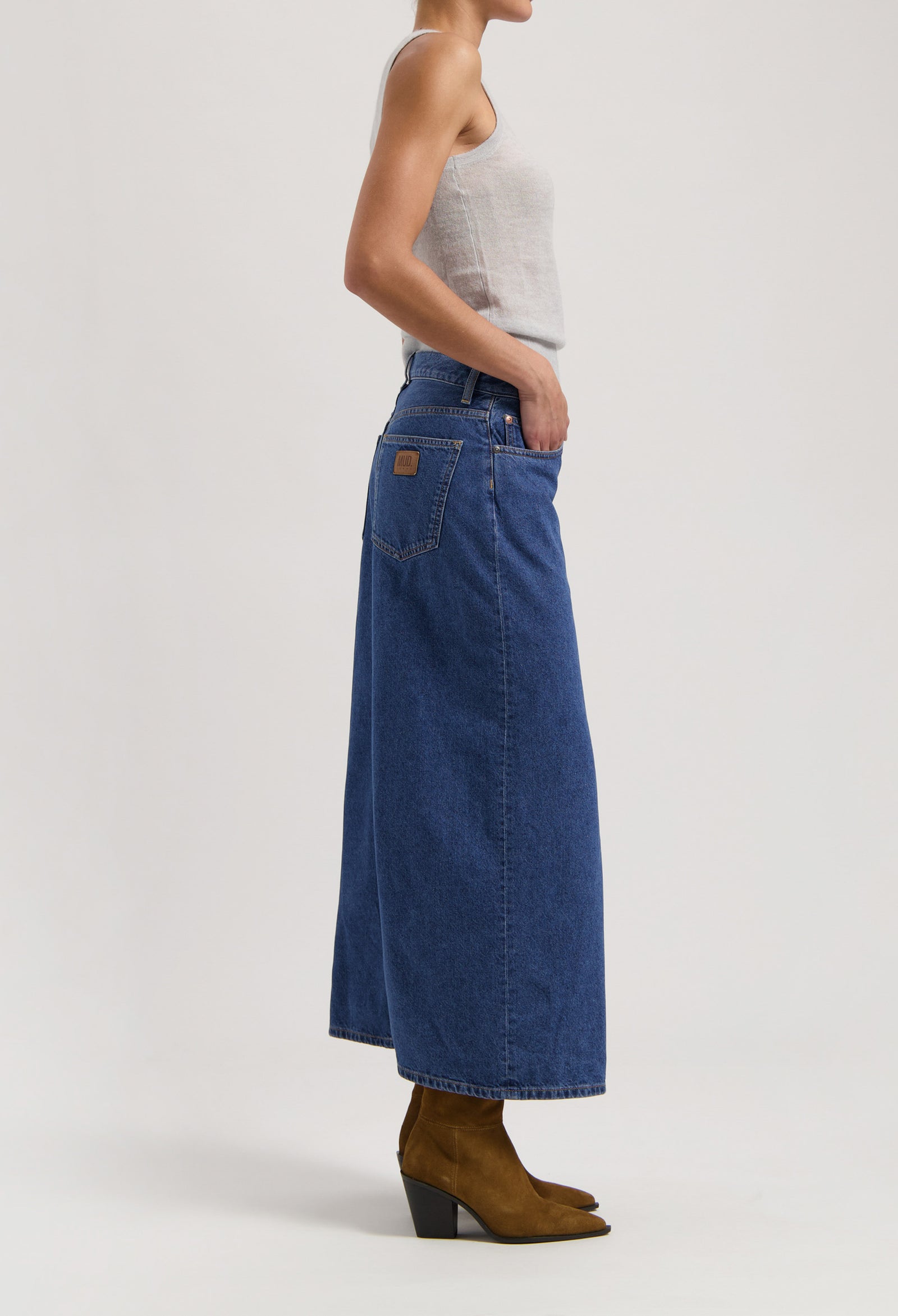 LENA SKIRT / BLACK STONED